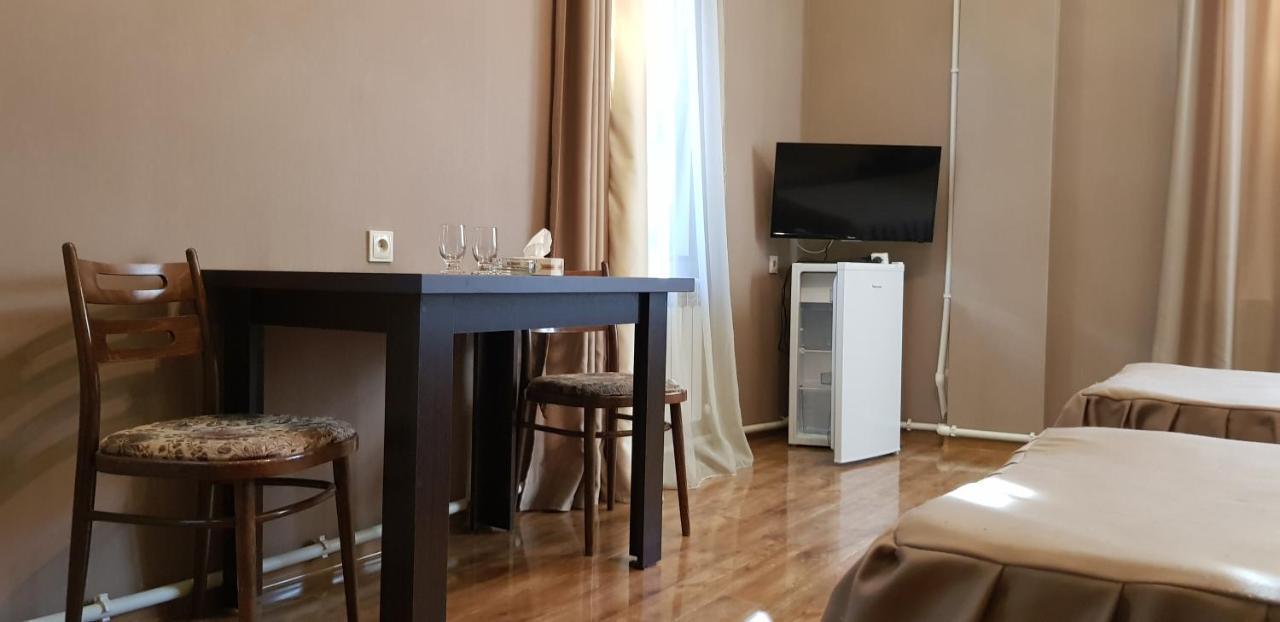 Ruzan Hotel Ijevan Ngoại thất bức ảnh