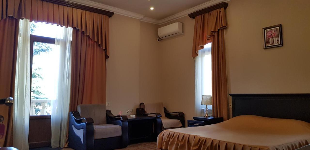 Ruzan Hotel Ijevan Ngoại thất bức ảnh